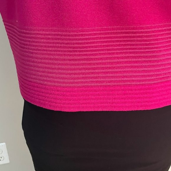 ST JOHN Fuchsia Pink Wool/Rayon Cardigan Sweater and Sleeveless Top, Size S - Picture 3 of 11